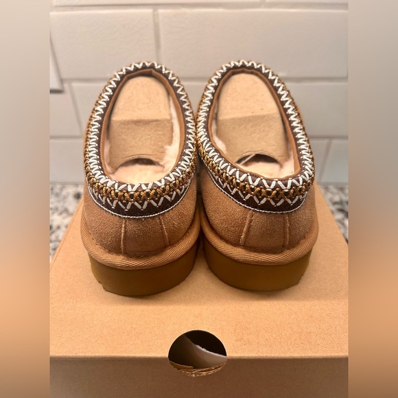 Ugg Tasman NIB/NWT - Chestnut (Women’s - various sizes) - Picture 13 of 14